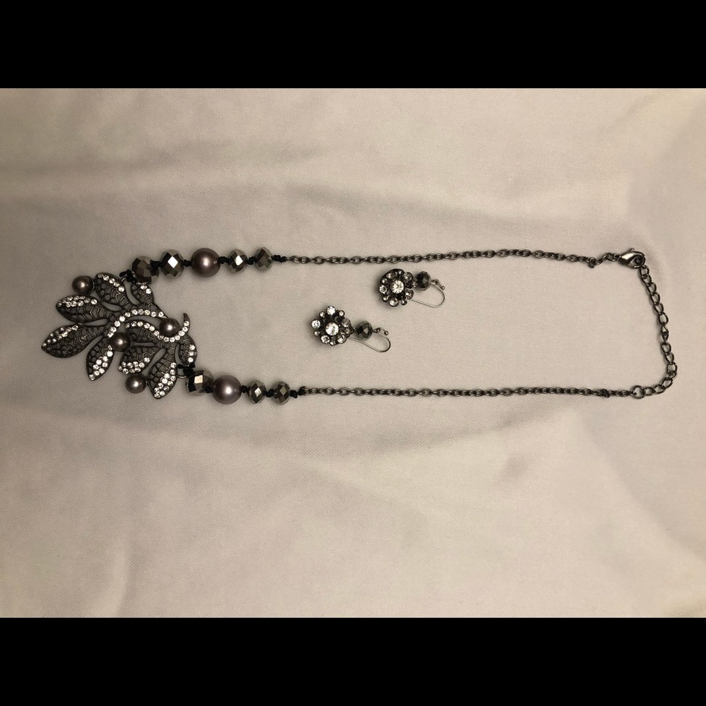 Necklace and earrings set